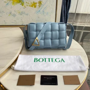 BV Cassette Pillow Bag Size: 26x18cm Lake Blue
