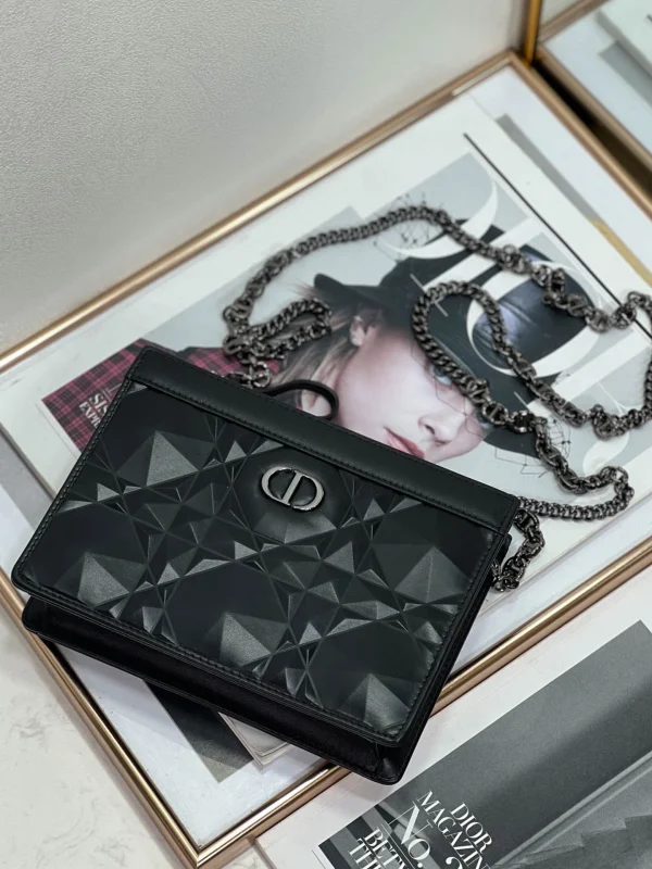 Caro Collection Diamond Chain Clutch Size: 19x14x3cm - Image 8