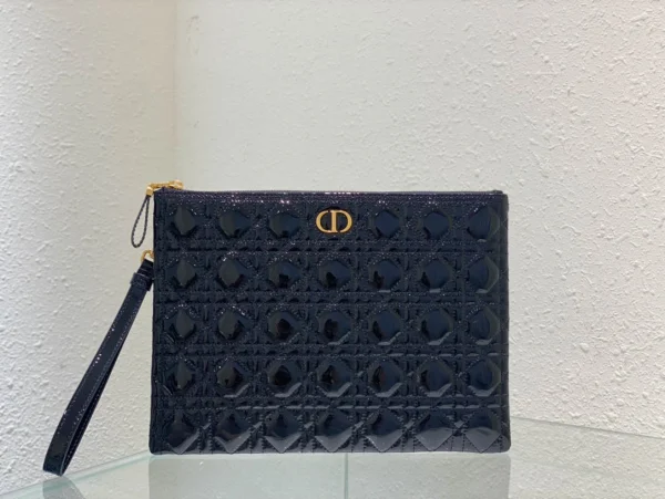 Caro Daily Clutch Size: 30cm