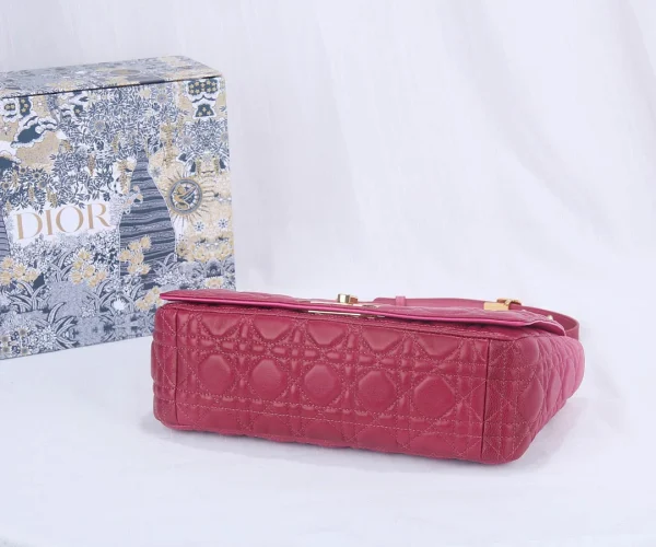 Caro Collection Handbag size: 28x17x9CM - Image 5