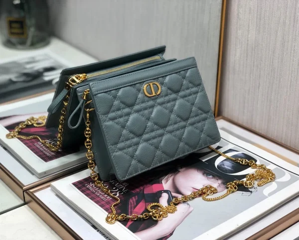 Caro Chain Clutch Size:19x14x3cm - Image 9