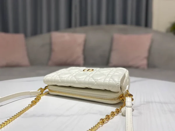 Caro Chain Clutch Size:17.5*10.5*5 cm - Image 4
