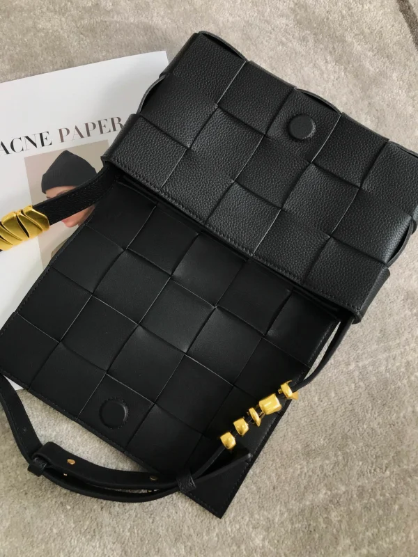 BV Cassette Woven Bag Size: 23x15cm 666870 - Image 8