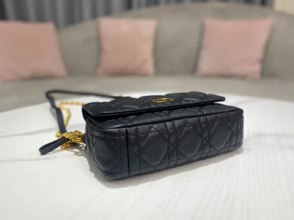 Caro Chain Clutch Bag Size:17.5*10.5*5cm - Image 5