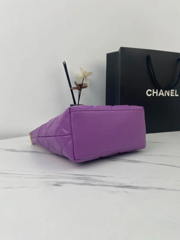 Chain underarm bag Model: size: 22X22X8cm - Image 4