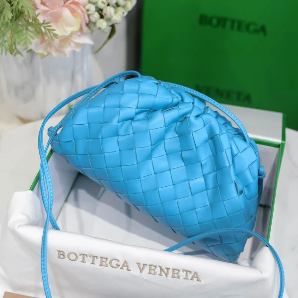 BV CLOUD BAG Size:22.1x27cm - Image 9