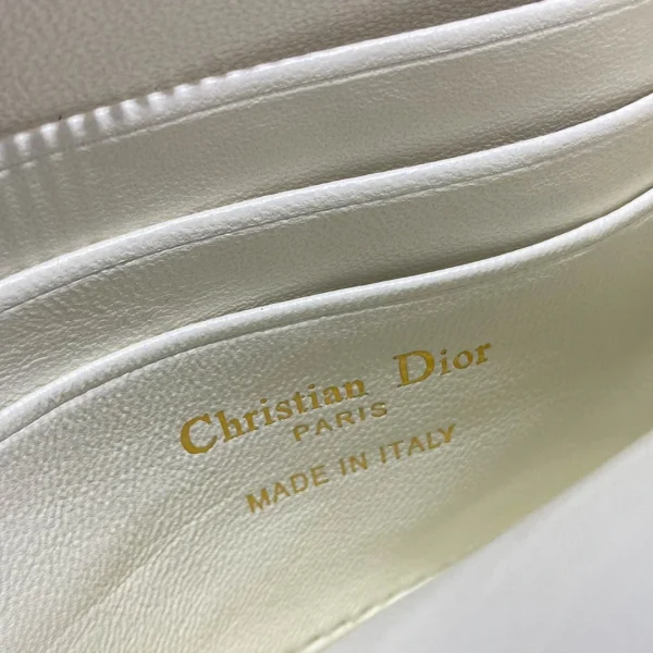 Caro Chain Clutch Size:17.5*10.5*5 cm - Image 2