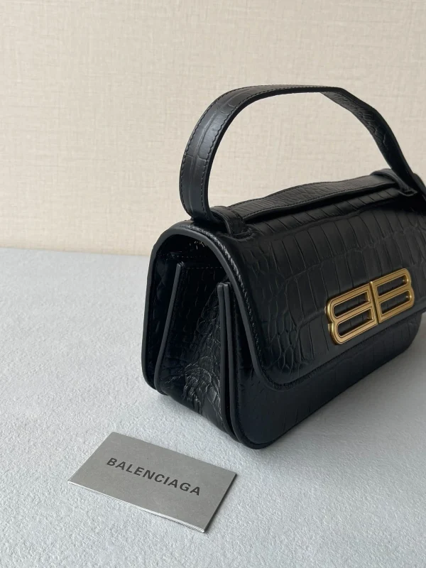 Gossip bag crossbody size: 23.5x12.4x10.4cm - Image 6