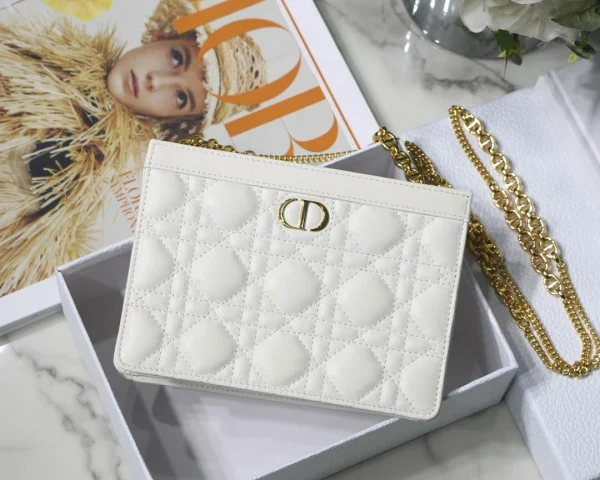 Caro Collection No. 7002 White size: 19 x 14 x 3 cm