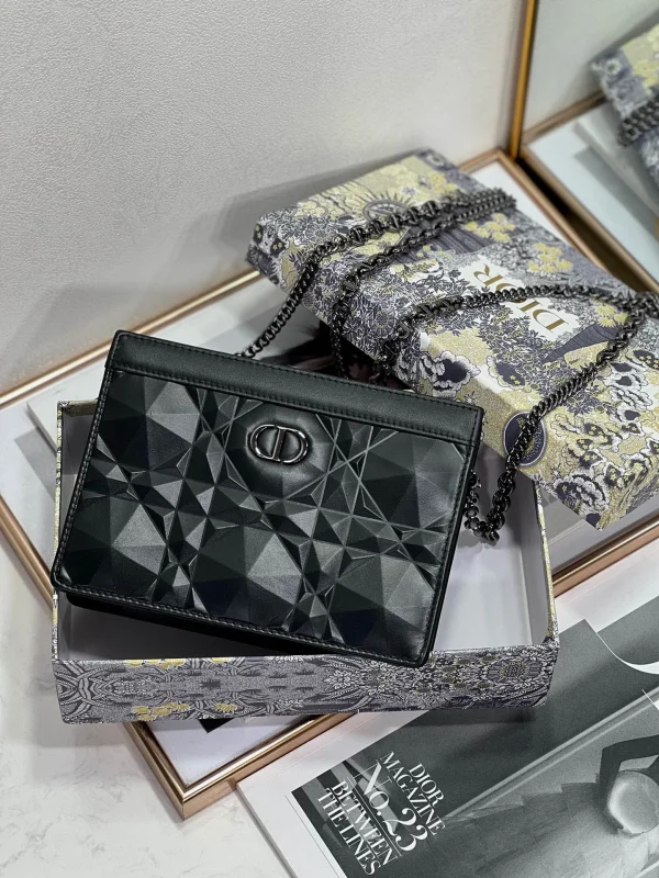 Caro Collection Diamond Chain Clutch Size: 19x14x3cm - Image 6