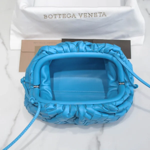 BV CLOUD BAG Size:22.1x27cm - Image 4