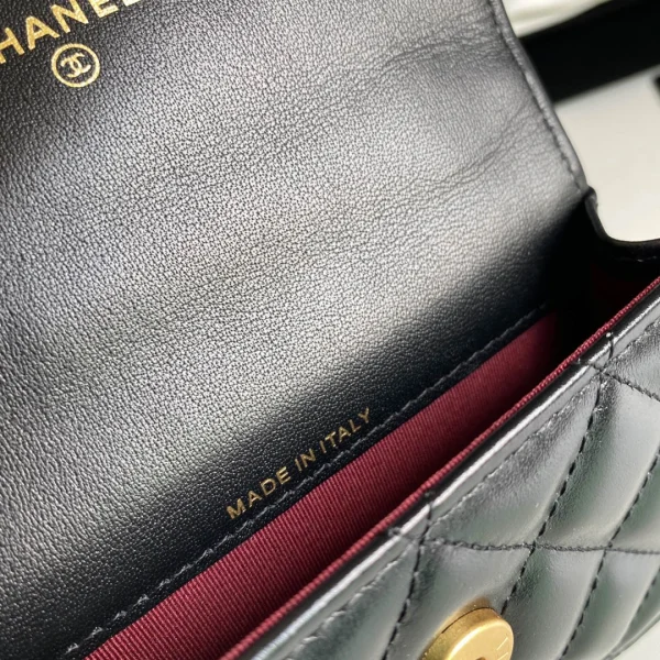 Calfskin Size: 12cmx9cm Ident No.: 2290 - Image 2