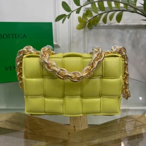 BV Chain Bag Size: 26x18cm Kiwi