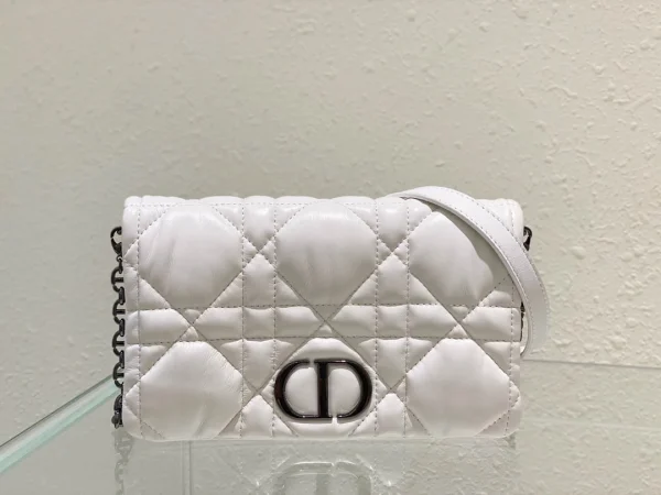 Caro Collection Chain handbag - Image 9