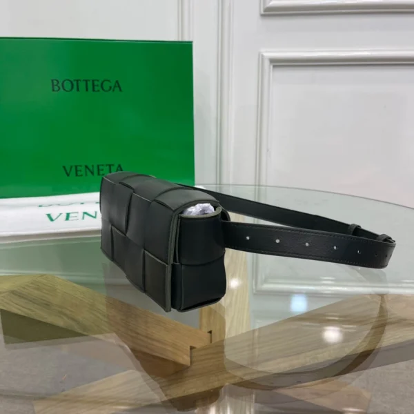 BV Fanny pack Size:17.5x9.5 KF0015 Primary Green - Image 9