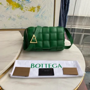 BV Cassette Pillow Bag Size: 26x18cm White