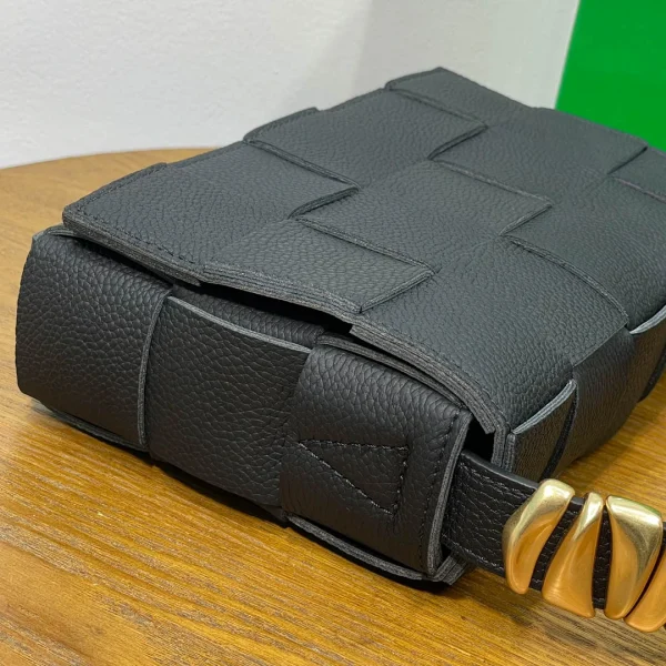 BV CASSETTE bag Size:23x15cm 666870 - Image 2