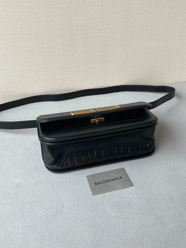 Gossip bag crossbody size: 23.5x12.4x10.4cm - Image 5