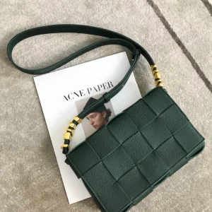 BV Cassette Woven Bag Size: 23x15cm 666870