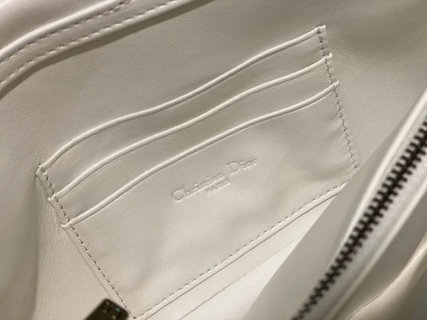 Caro Collection Chain handbag - Image 2