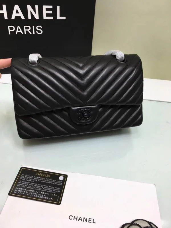 CF1112V lambskin Size: 25cm - Image 6