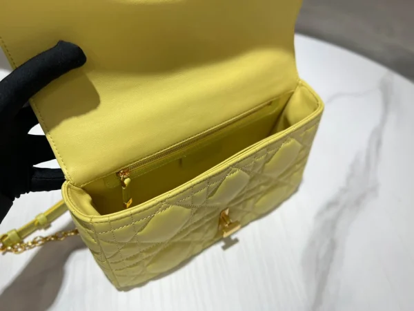 CARO Handbag Size: 25.5*15.5*8 cm - Image 3