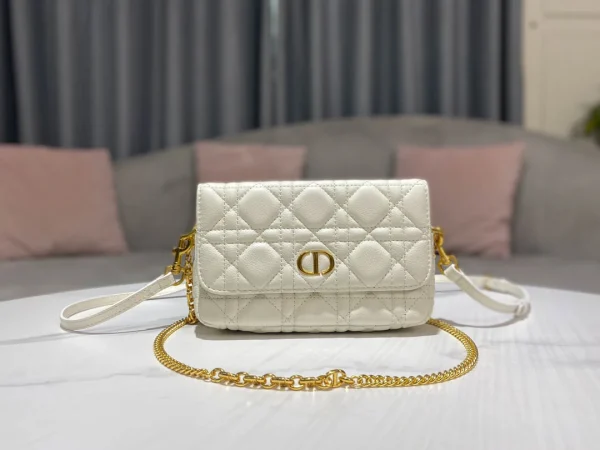 Caro Chain Clutch Size:17.5*10.5*5 cm - Image 9