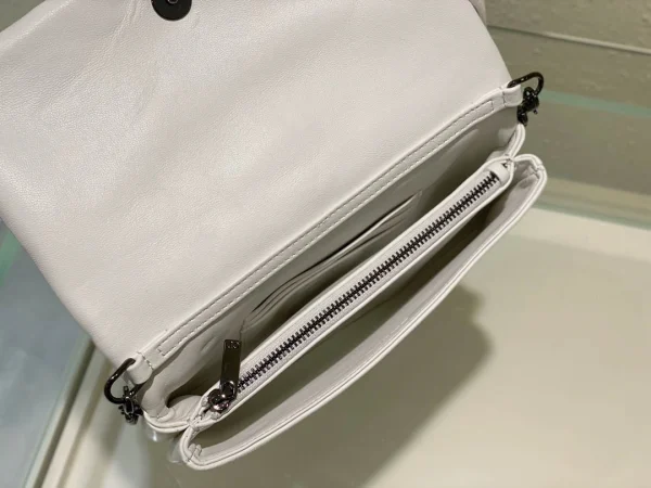 Caro Collection Chain handbag - Image 3