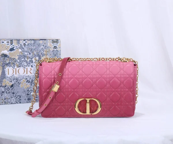 Caro Collection Handbag size: 28x17x9CM
