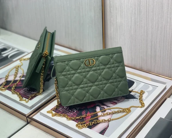 Caro Collection Chain Clutch Size:19x14x3cm