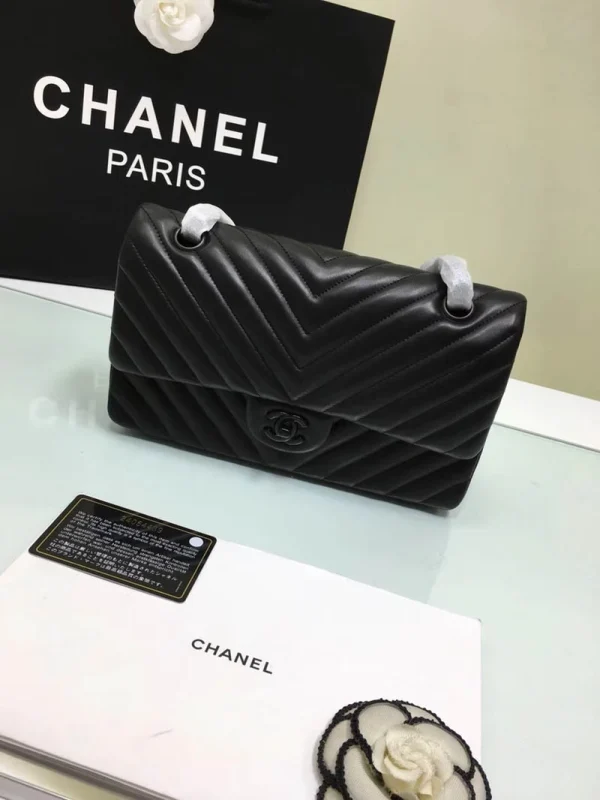 CF1112V lambskin Size: 25cm