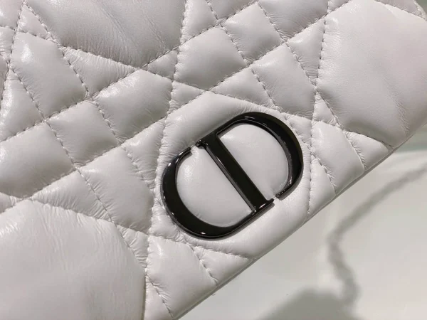 Caro Collection Chain handbag - Image 6