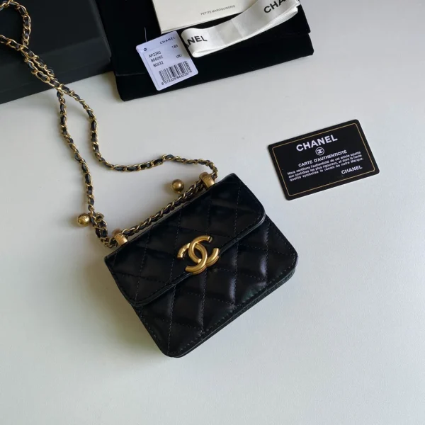 Calfskin Size: 12cmx9cm Ident No.: 2290 - Image 6