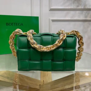 BV Chain Bag Size: 26x18cm Racing Green