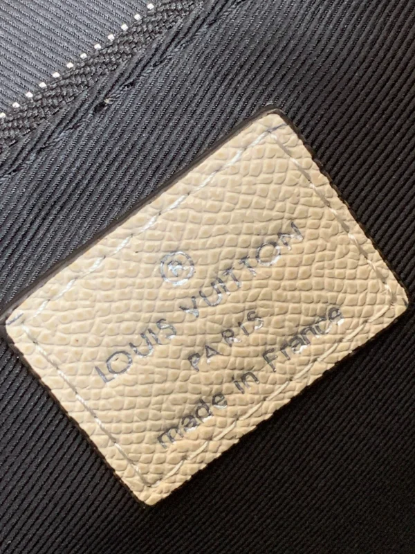 Louis Vuitton Size 28.3 x 18.3 x 4.3 cm - 图片 2
