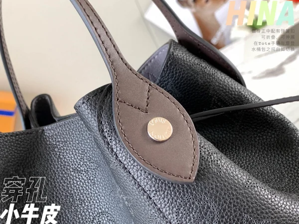 Louis Vuitton Size: 23 x 21 x 13 cm - 图片 5