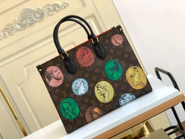 Louis Vuitton xFornasetti capsule collection Size: 35 x 27 x 14 cm - 图片 8