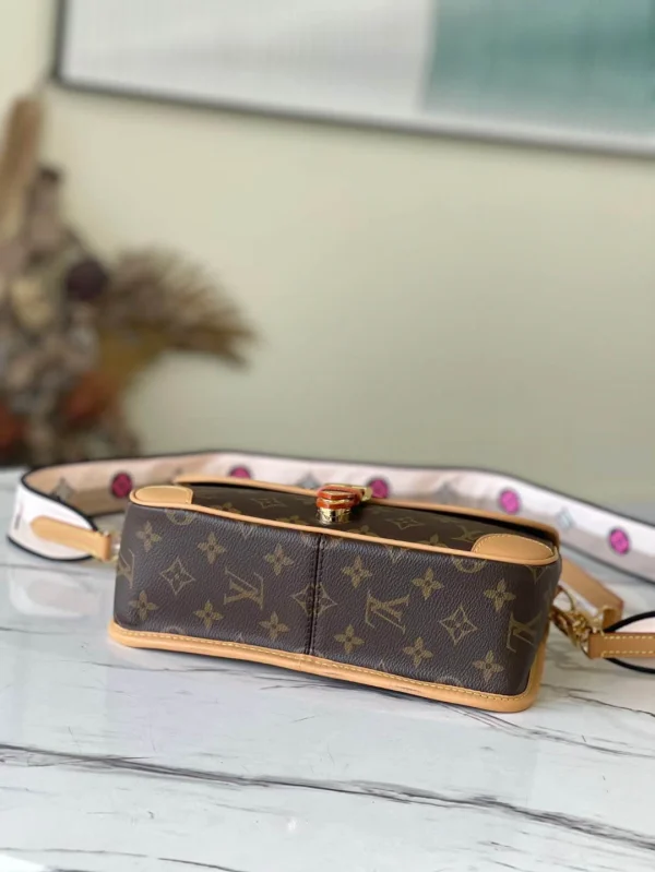 Louis Vuitton Size: 25.0 9.0 15.0 cm - 图片 7