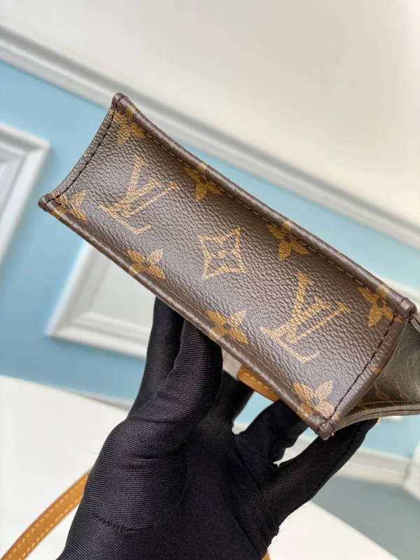 Louis Vuitton Size: 14.0 x 17.0 x 5.0 cm - 图片 7