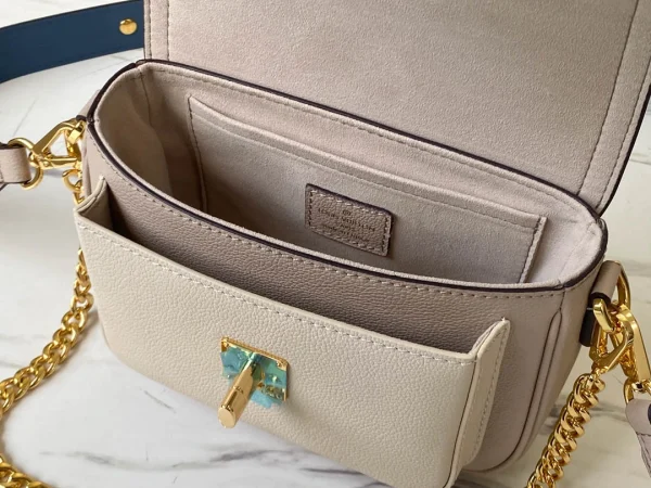 Louis Vuitton Size: 19 x 13 x 8 cm - 图片 3