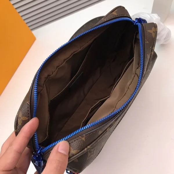 Louis Vuitton Crossbody Messenger Bag Model: M43843 Size: 25x18x5cm - 图片 3
