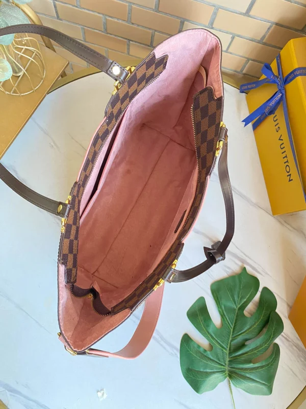 Louis Vuitton Size: 28X28X14cm Pocket 43cm - 图片 2