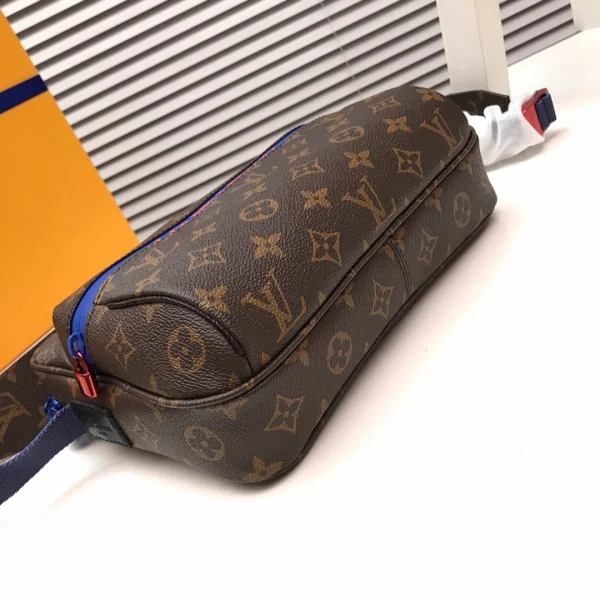 Louis Vuitton Crossbody Messenger Bag Model: M43843 Size: 25x18x5cm - 图片 8