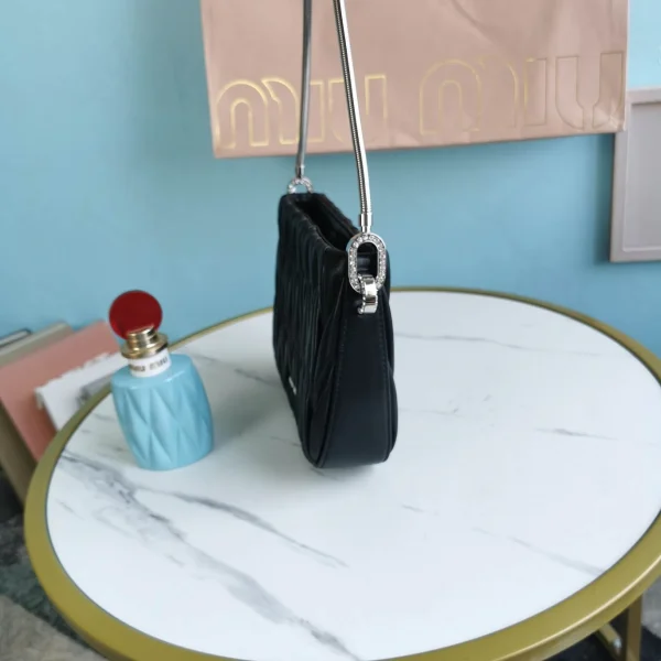 Miu Miu handheld underarm bag Size：20X15X4.5cm - 图片 8
