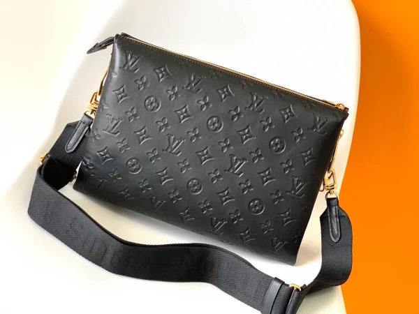 Louis Vuitton Size: 34 x 24 x 12 cm - 图片 8