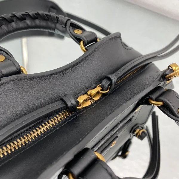 Balenciag* Neo Classic biker bag Model: 1993 Size: 13.5*18*7.5*12cm - 图片 4