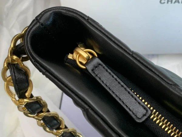 Black Sheepskin Size: 26*30*7*cm - 图片 4