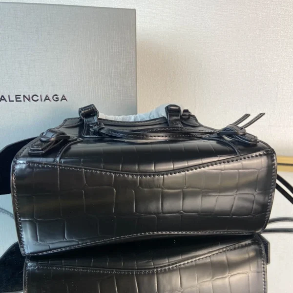 Balenciag* Neo Classic biker bag Size: 16.5*22*9*14.5cm - 图片 4