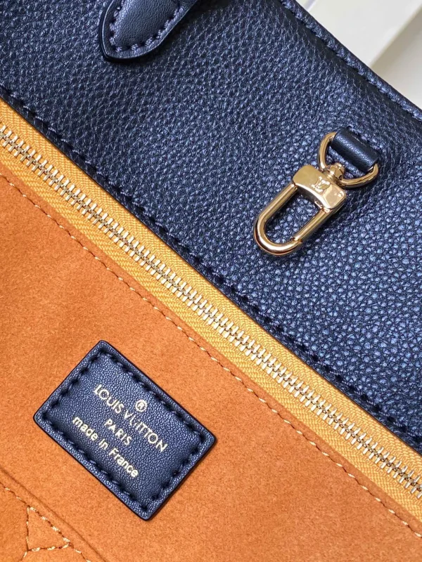 Louis Vuitton Size: 41.0 x 34.0 x 19.0 cm - 图片 3