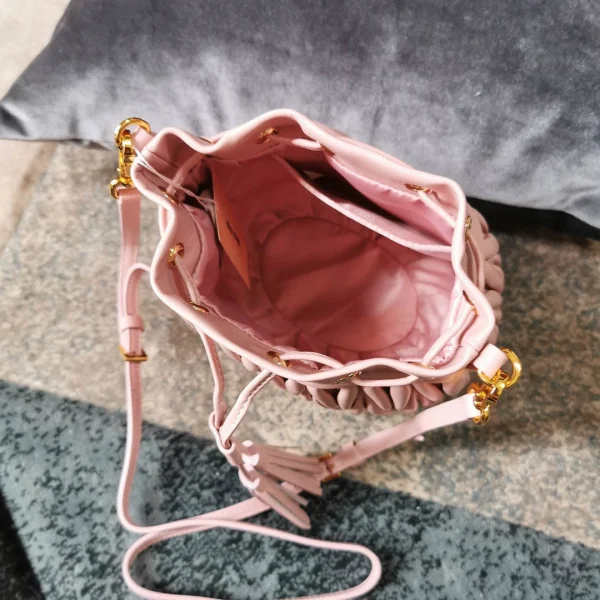 Miu Miu sheepskin size: 18, 20, 12 light pink Model: 5BE014 - 图片 5